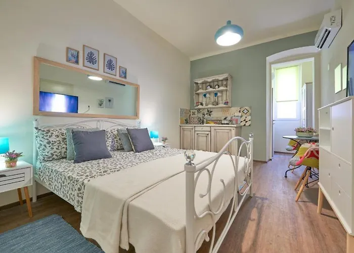 Old Romantic 2 Daire *