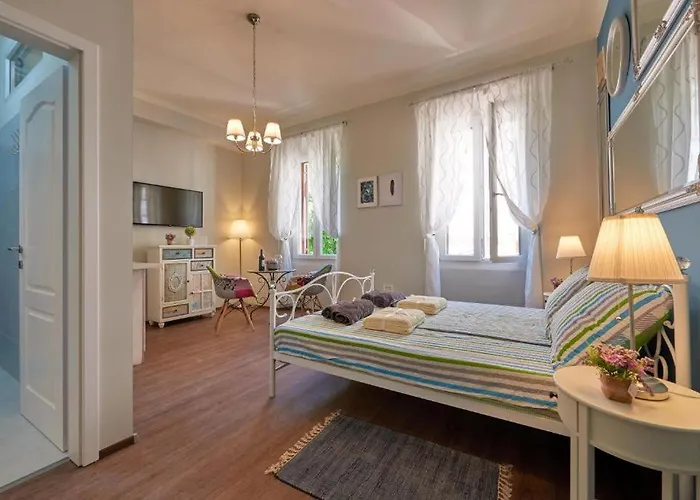 Old Romantic 2 * Pula